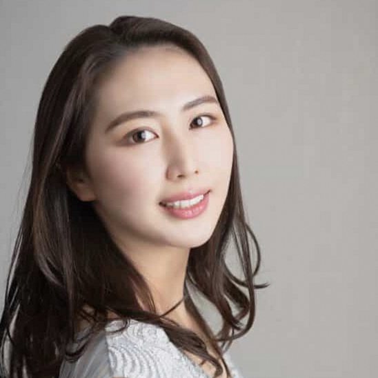 西村 麻友子先生の写真