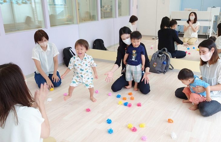 レッスンブログ 夏 虫取り！かき氷！花火～～～リトミック！！ こんにちは、リトミック木曜日担当の中村です 今年の夏は本当に暑く、9月に入った...続く 2022.09.09