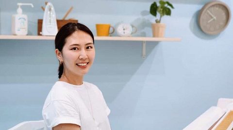 西村 麻友子先生の写真
